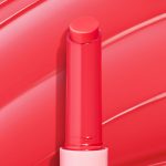 <strong class=aaaaa>Delulu</strong><br/><span class=bbbbb>So Juicy Plumping Gloss Balm</span><br/><b class=ccccc>Lip Balm with Peptides</b>
