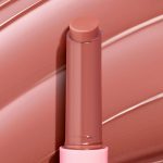 <strong class=aaaaa>Vacay Mode</strong><br/><span class=bbbbb>So Juicy Plumping Gloss Balm</span><br/><b class=ccccc>Lip Balm with Peptides</b>