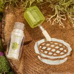 <strong class=aaaaa>Ogre</strong><br/><span class=bbbbb>Shrek Ultra Glossy Lip</span><br/><b class=ccccc>Lightweight Lip Gloss</b> - Image 2