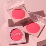 <strong class=aaaaa>Staycation</strong><br/><span class=bbbbb>Pressed Powder Blush</span><br/><b class=ccccc>Silky Powder Blush</b>