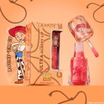 <strong class=aaaaa>Yeehaw</strong><br/><span class=bbbbb>Toy Story Ultra Glossy Lip</span><br/><b class=ccccc>Hydrating Lip Gloss</b>